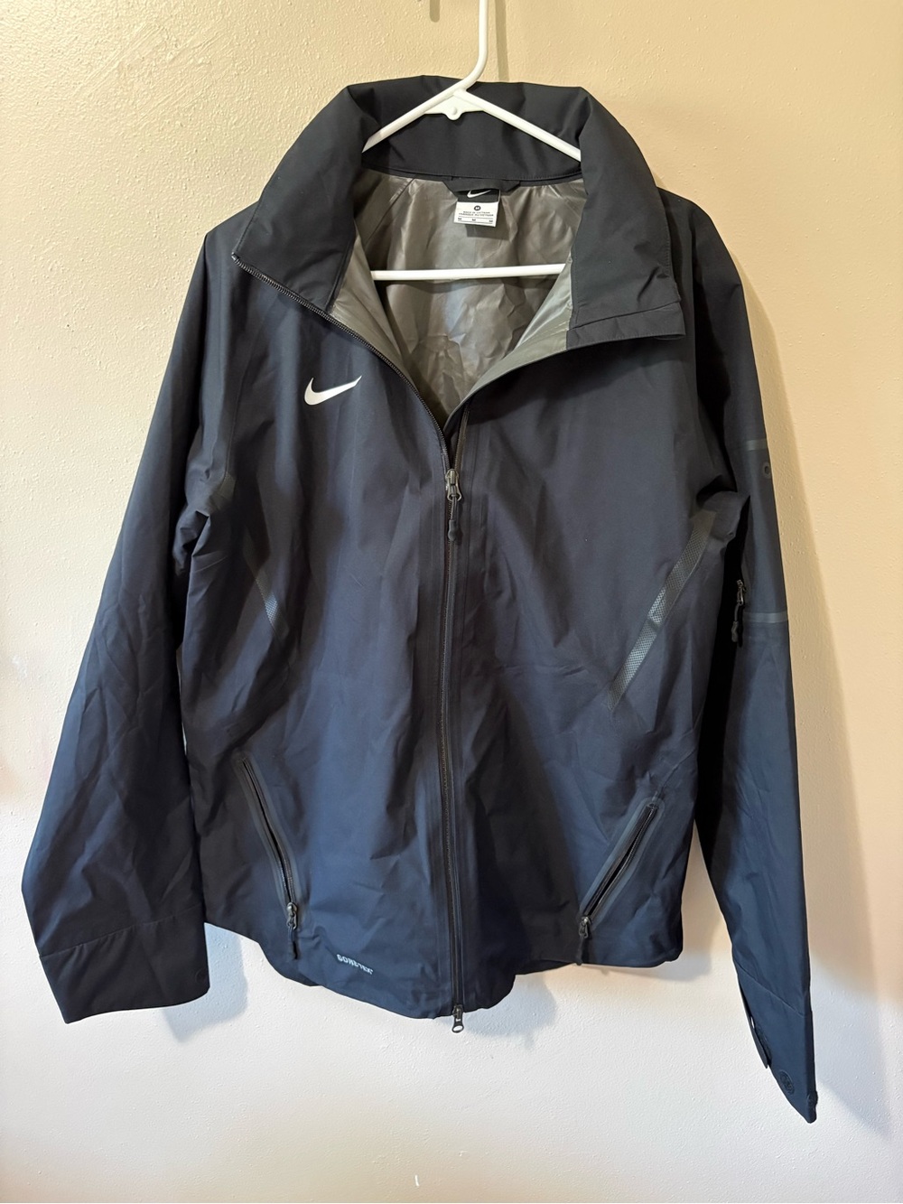 Nike Gortex Mens Black Jacket size M